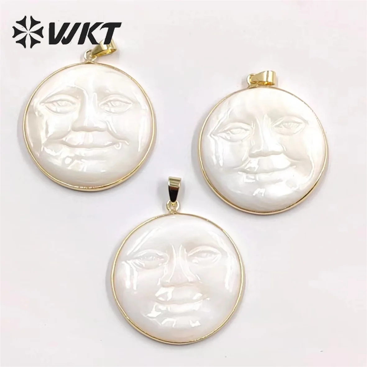 WT-JP334  WKT 2022 Natural White Shell Elegant-Faced Round Shape High-Quality Pendant Party Women Gift Beautiful Gold-Plate