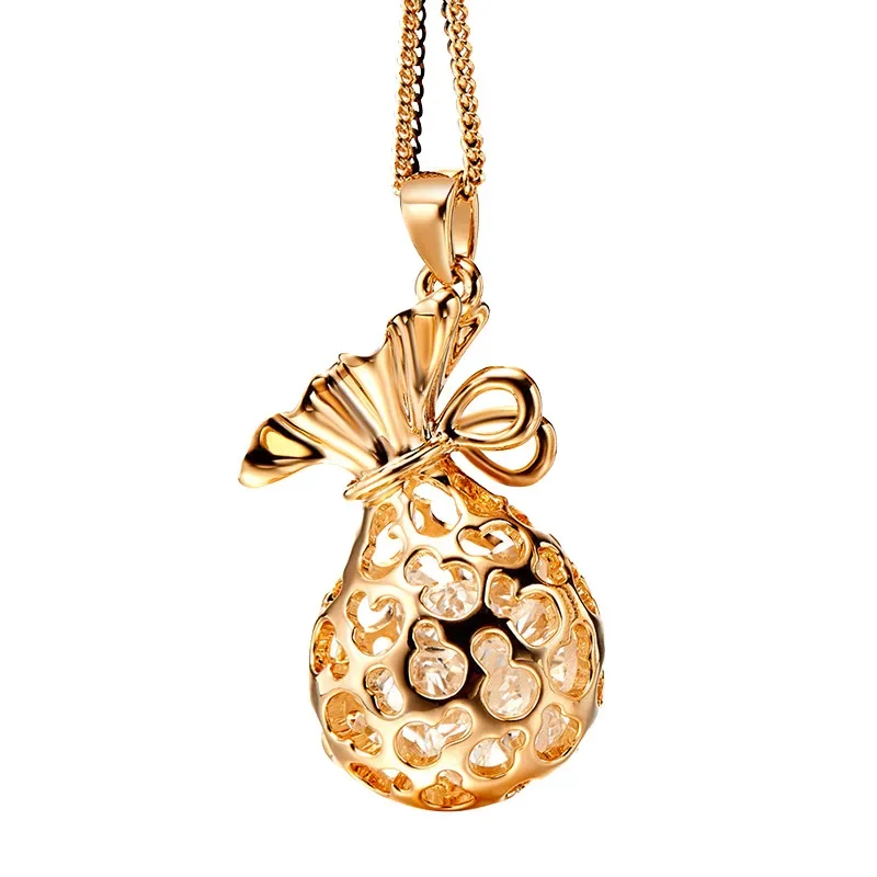 إكسسوارات الخريف والشتاء الجديدة، وحقائب المال المحظوظة، والقلائد الطويلة، وسلاسل السترات الكريستالية للسيدات