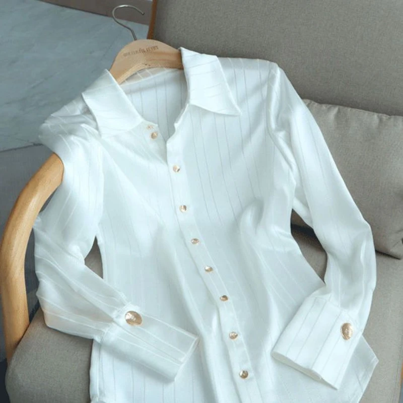 

Полосатая атласная женская легкая роскошная оригинальная универсальная свободная рубашка, нижнее белье