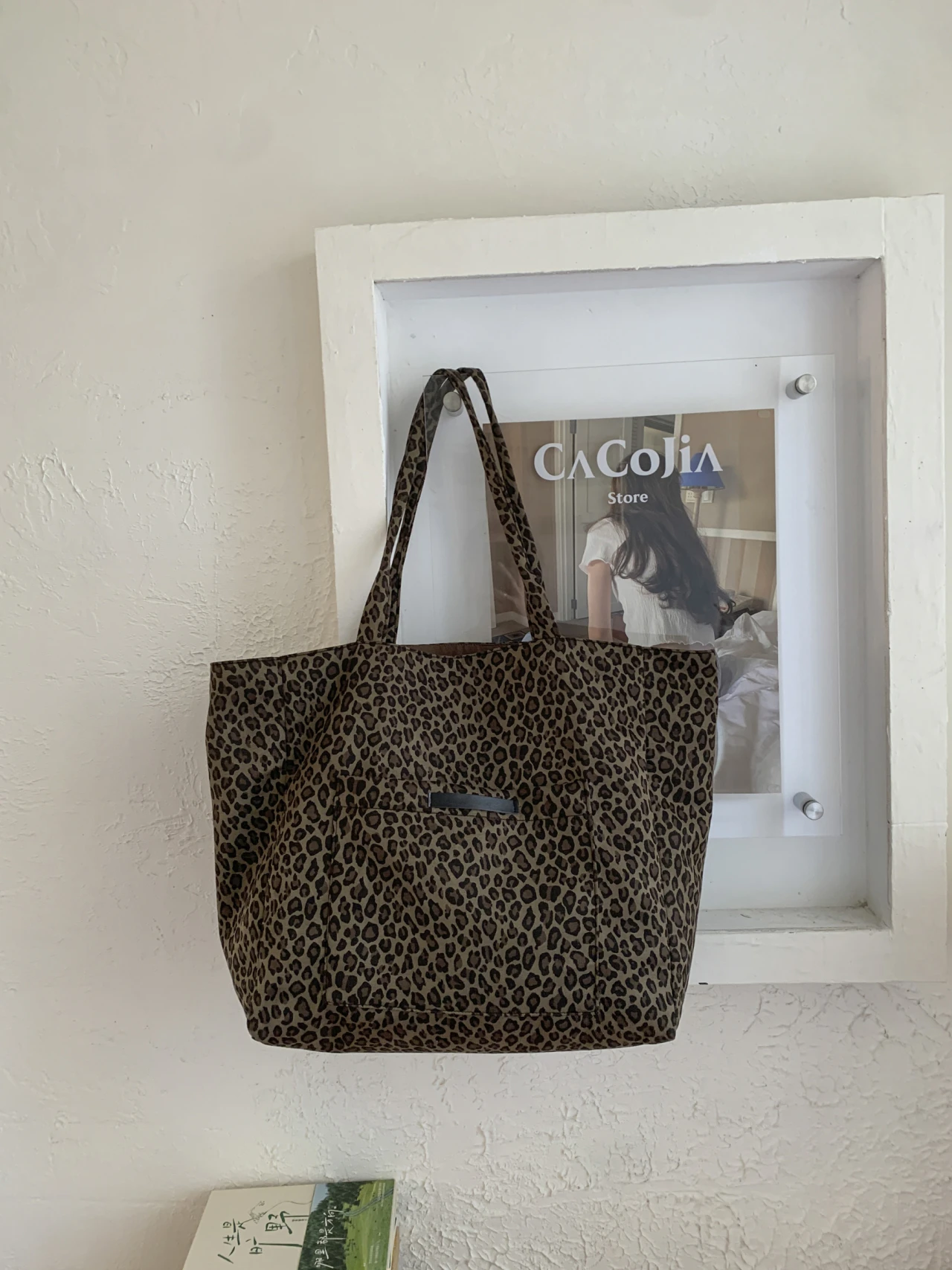 

2025 New Large-Capacity Leopard Print Canvas Tote Bag, Niche-Designed, Versatile Shoulder/Crossbody Bag, Student Handbag