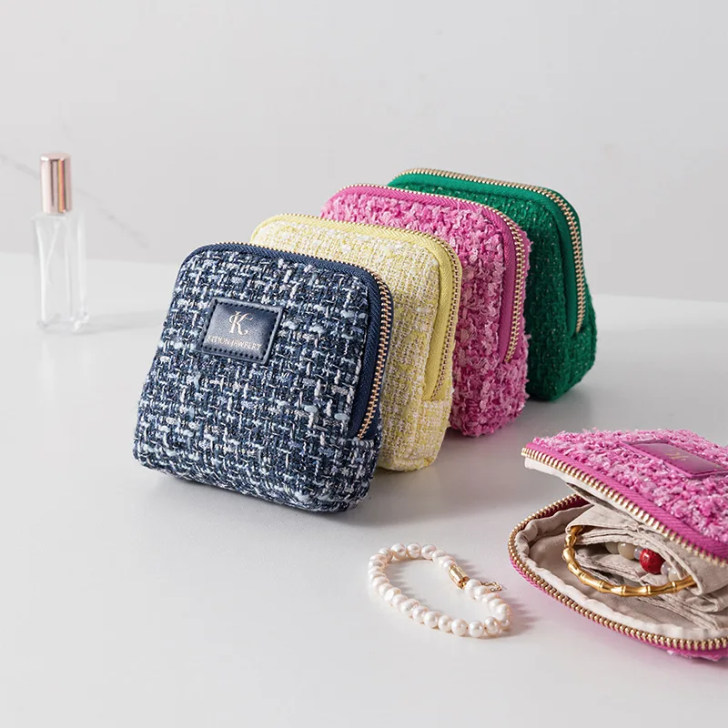 

Vintage Plaid Pattern Fabric Jewelry Bag for Women Bangle Braceleet Necklace Organizer Bag Travel Jewelry Storage Birthday Gift