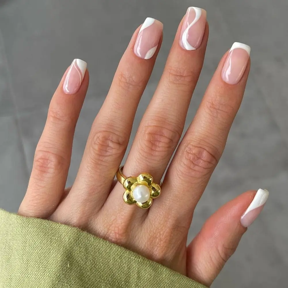 24 قطعة من أطراف الأظافر الكريستالية المموجة والأظافر المزيفة الطويلة المربعة الفرنسية