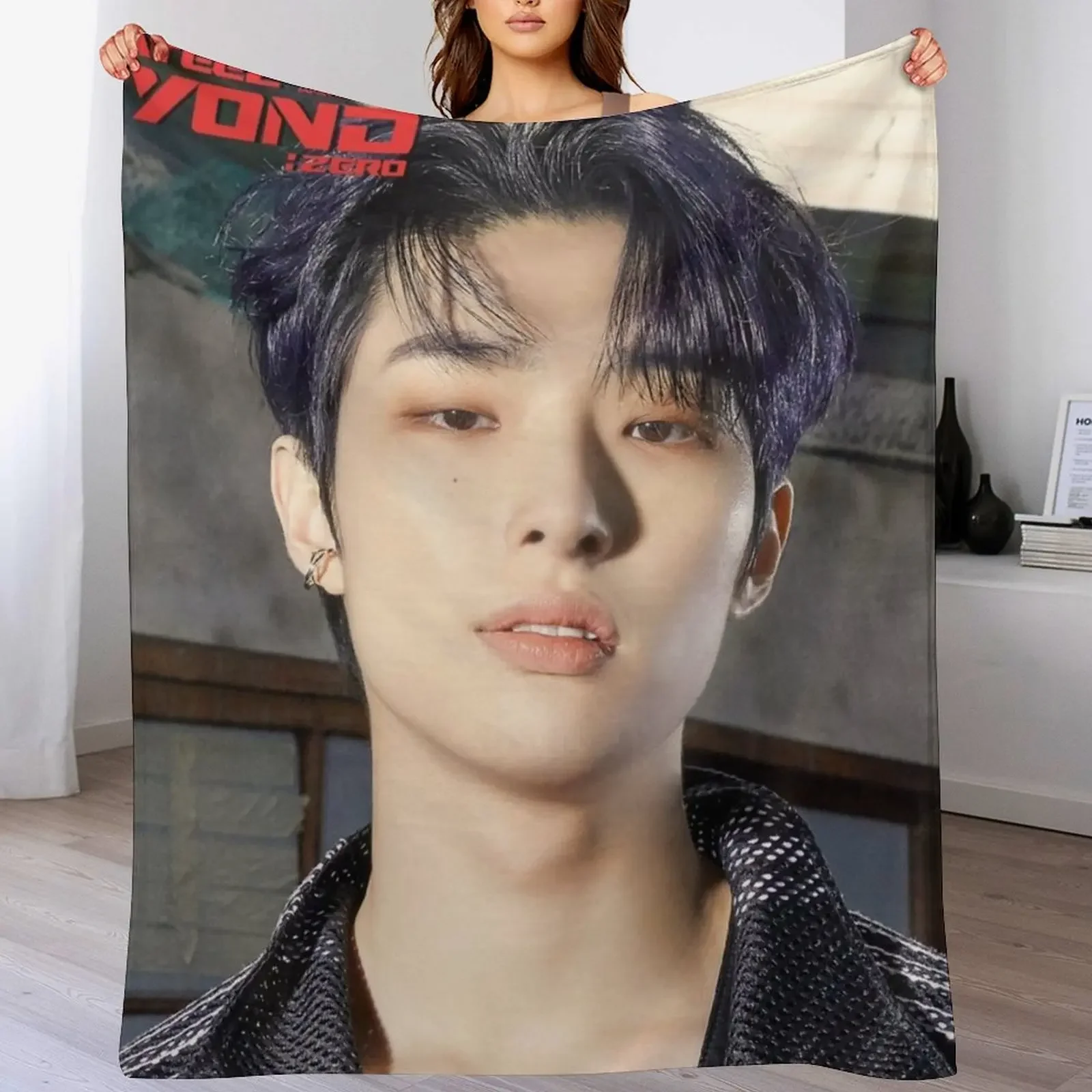 

Ateez Mingi Throw Blanket Multi Use Warm Blanket for Living Room Bedroom