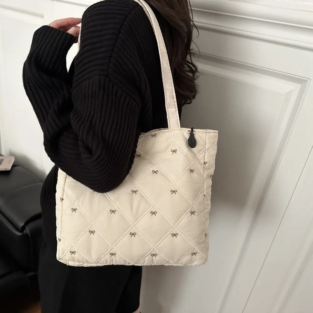 Fashion Large Capacity Quilted Tote Bag Argyle Pattern Solid Color Zipper Bag Bow Embroidery Lightweight Shoulder Bag