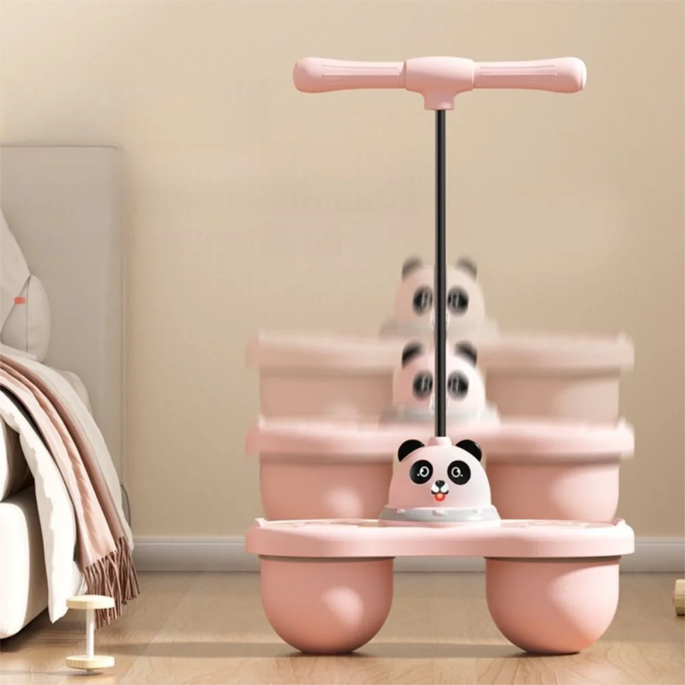Zabawki dla dzieci: kreskówkowa panda skacząca na piłce z uchwytem, antypoślizgowa piłka do skakania z regulowanym uchwytem, podwójna piłka do skakania na zewnątrz.