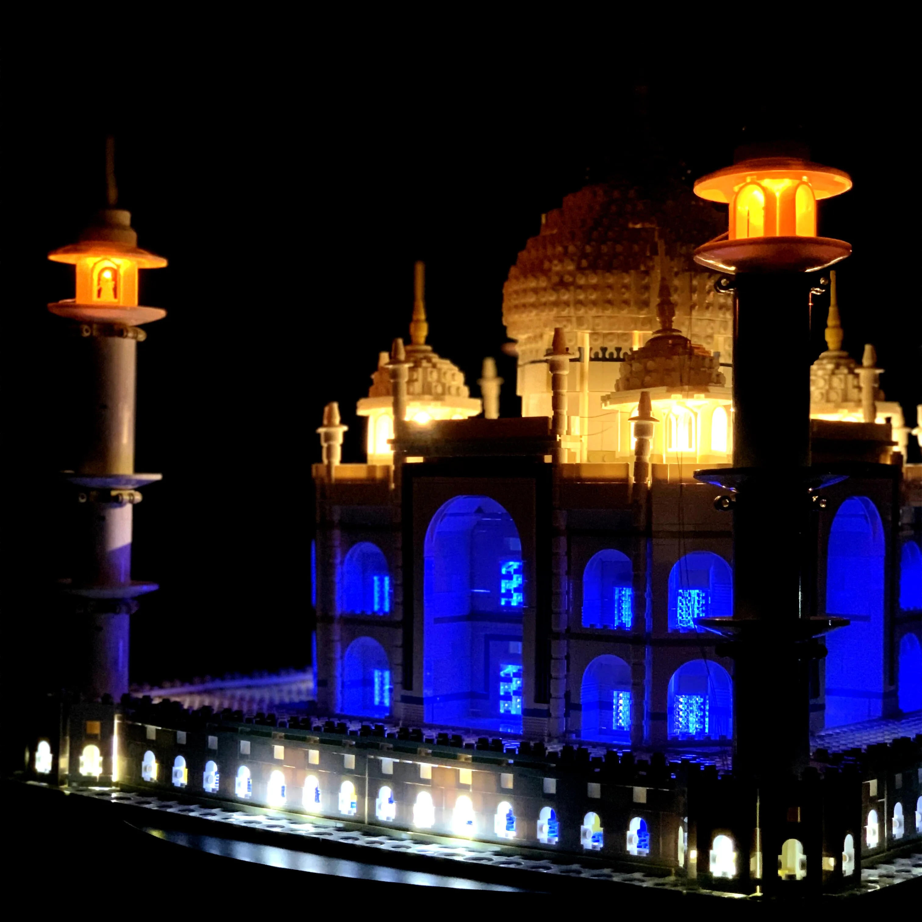 Zestaw DIY z klocków konstrukcyjnych i oświetleniem LED do modelu słynnego pałacu 10256, dekoracyjne akcesoria oświetleniowe do kolekcji.