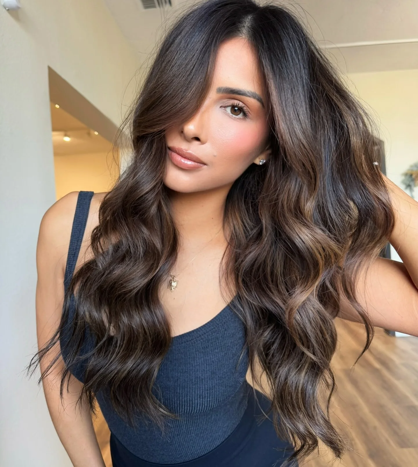 Glueless Top Lace Wig Wear and Go Synthetic Lace Front Wigs for Women Brown Highlights Body Wave Wig Middle Part Realistic Look