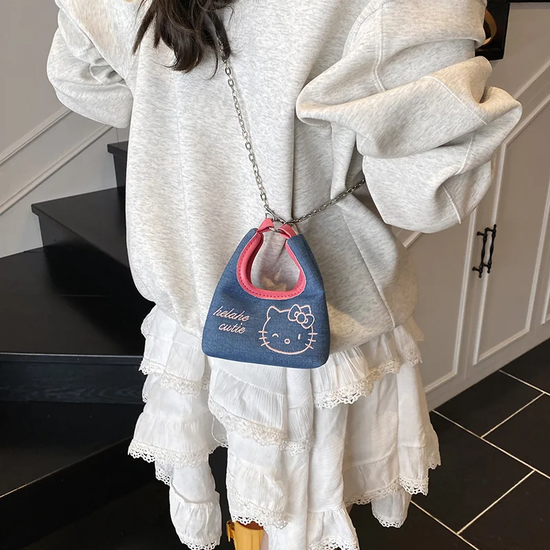 Kawaii HelloKitty حقيبة يد سانريو لطيف كيتي التطريز البسيطة الدنيم يده انفصال حزام السفر ودية بيان الملابس ​ ​