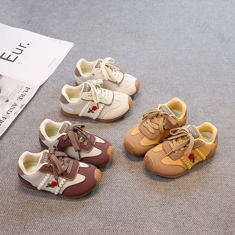 

Осень 2023, новая детская повседневная обувь с цветочным узором и вышивкой, винтажные универсальные удобные кроссовки на мягкой подошве для девочек