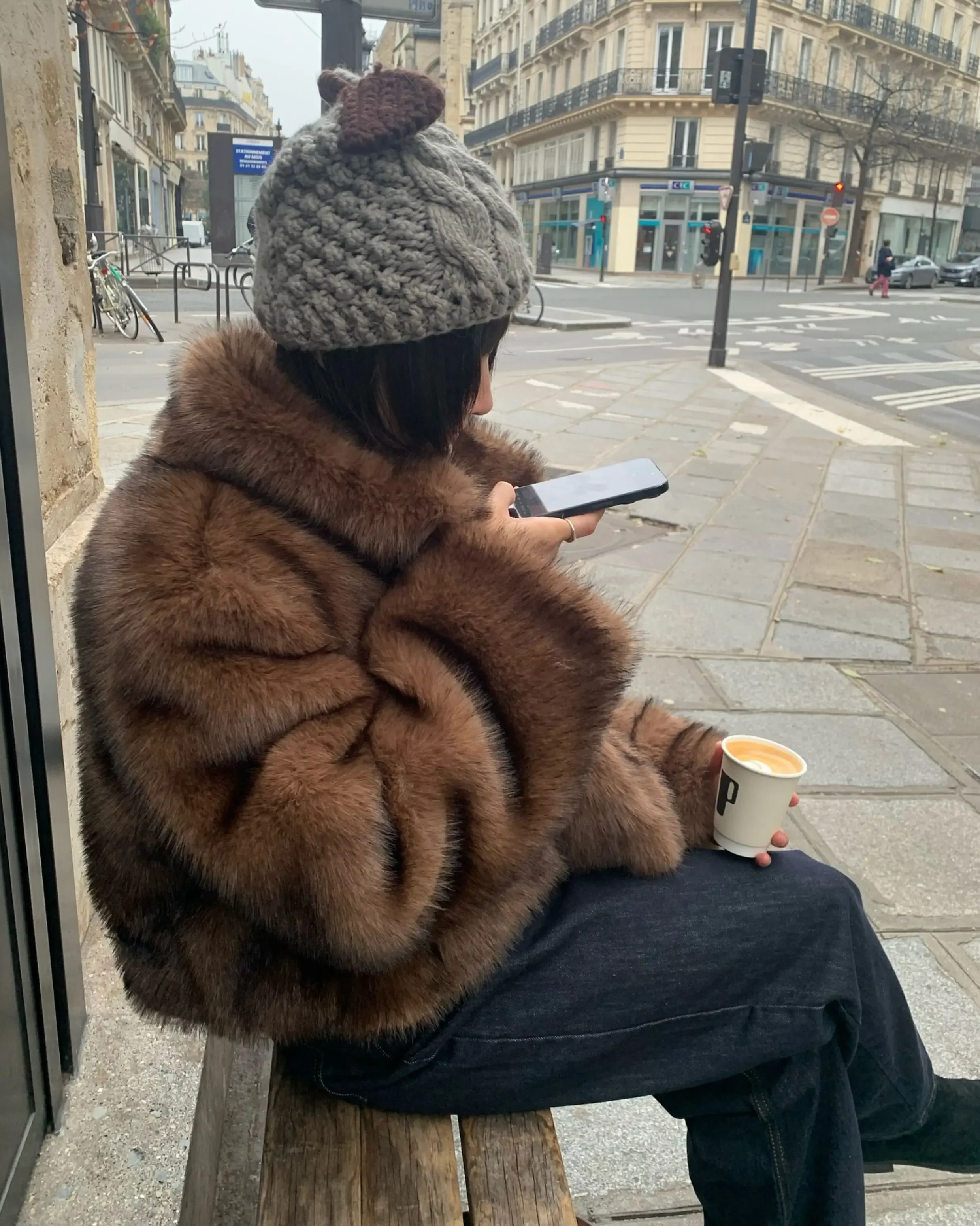 Automne hiver nouvelle mode coréenne court manteau de fourrure de renard femmes épaissi fourrure en peluche veste de luxe marque fausse fourrure pardessus femmes