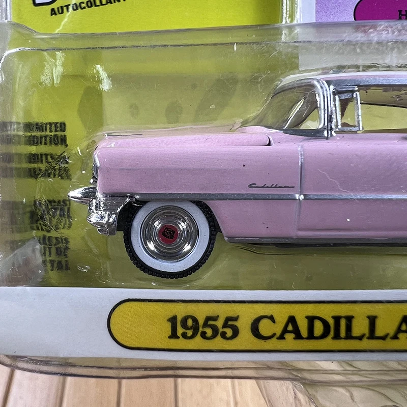 1:64 Scale Diecast Alloy Cadillac 1955 Toys Muscle Vintage Cars Model Classics Nostalgia Adult Gifts Souvenir Static Display