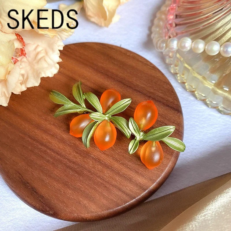 SKEDS Elegant Women Girls Berry Simple Design Brooches Earrings Vintage Plant Enamel Badges Pins Exquisite Suit Sweater Buckle