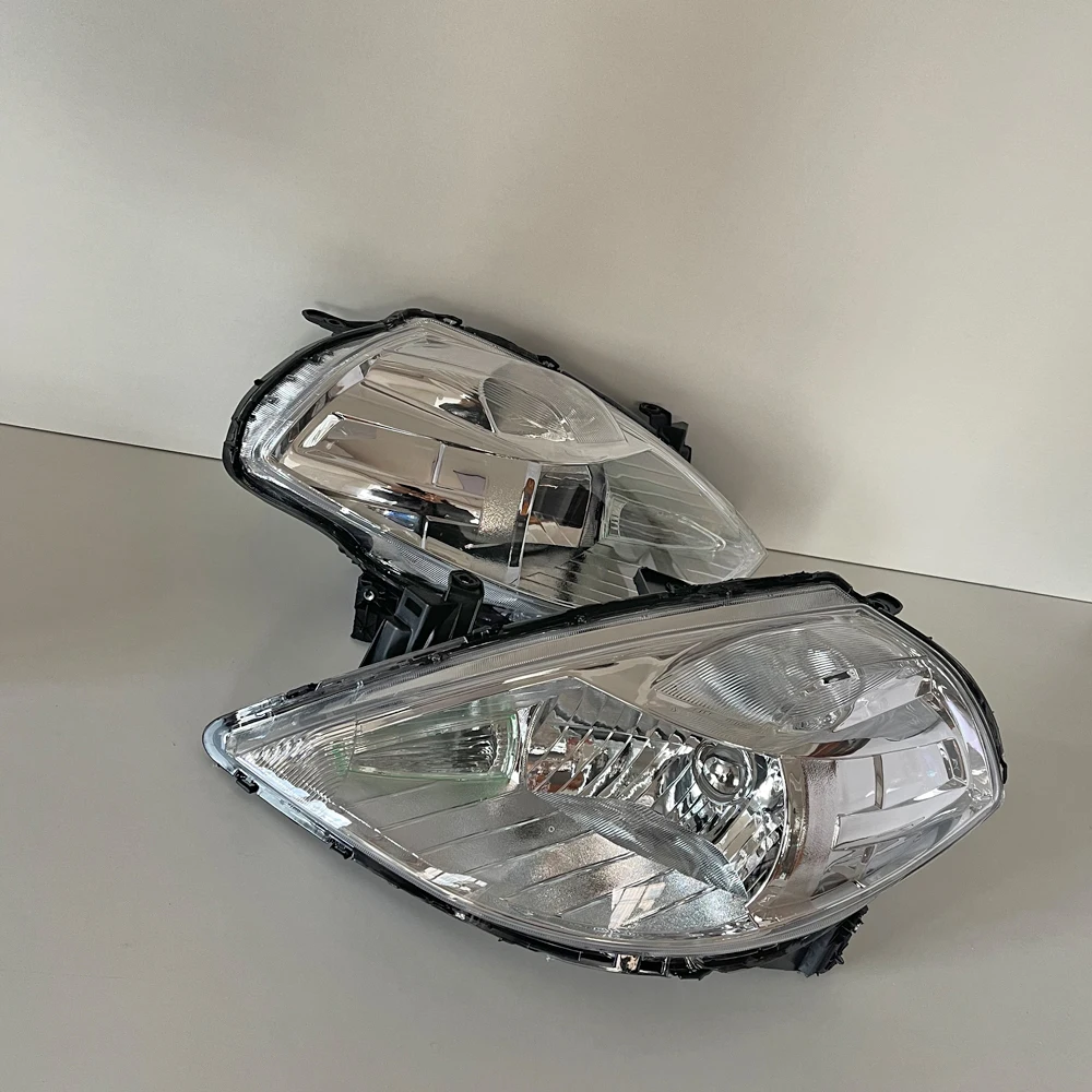 Car Head Lamp for Nissan Tiida Head Lamp 2010-2013 C11 C11X 26060-EM01A  26010-EM01A