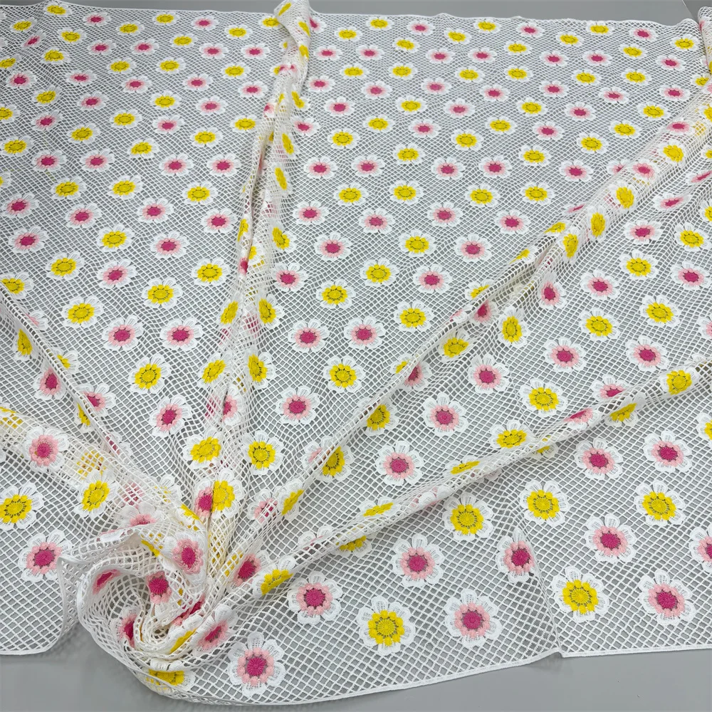 Neuer Stil Nigerianischer Spitzenstoff 2026 Hochwertige Wasserlösliche Bestickte Modische Weiche Spitze 5 Yards – Detail 8