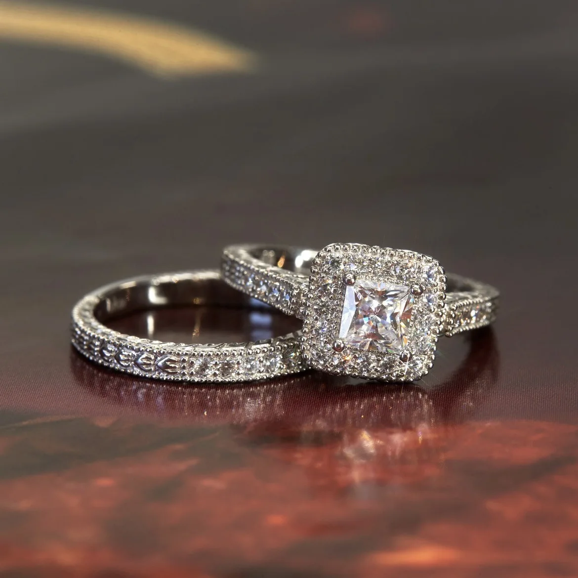 

Women's Silver Plated Stainless Steel Square Zircon Ring for Wedding Engagement Jewelry Wholesale Sizes 5-11