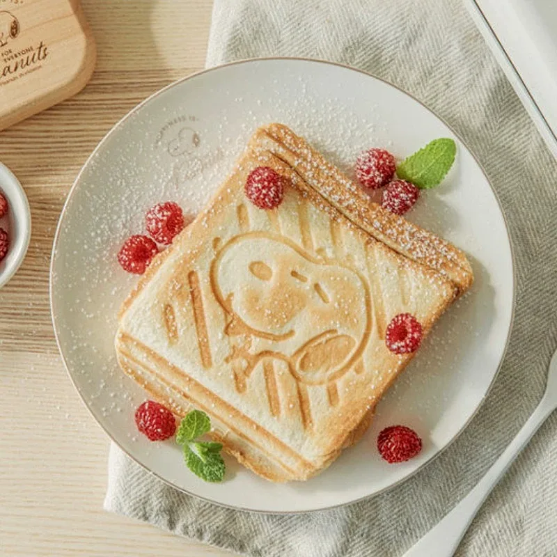Peanuts Snoopy Electric Waffle Maker Portable Breakfast Toaster Nonstick Cooking Plate Household Multifunction Waffle Machine