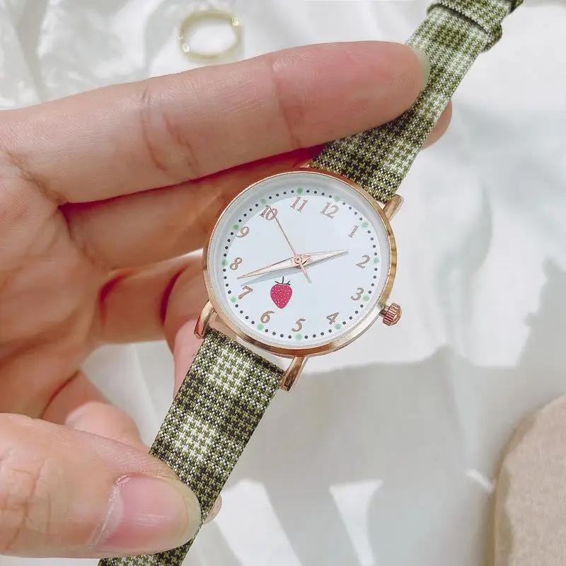 Girls Cute Fashion Watch Students Strawberry Pattern Round Dial Hundred Quartz Watch