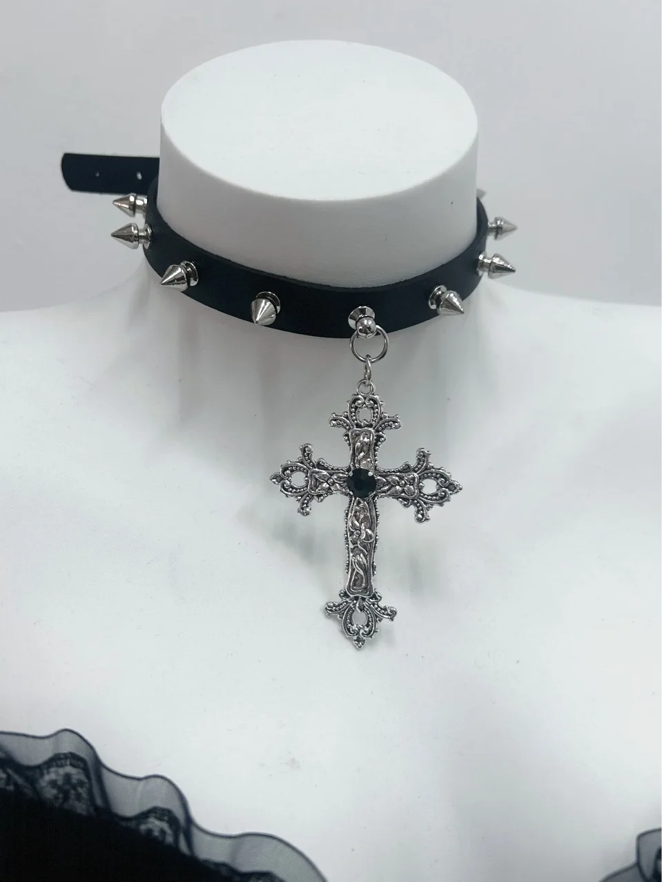 American Style Spicy Girl Cross Red Diamond Pendant For Women High-End Choker Party Necklace Early Spring Clavicle Chain