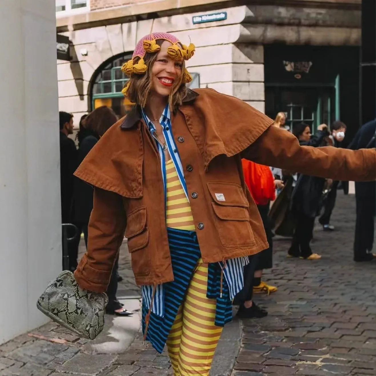 

Ретро-куртка из хлопка с вышивкой, свободного кроя, с завязками, модная, с дизайном на плечах, для женщин