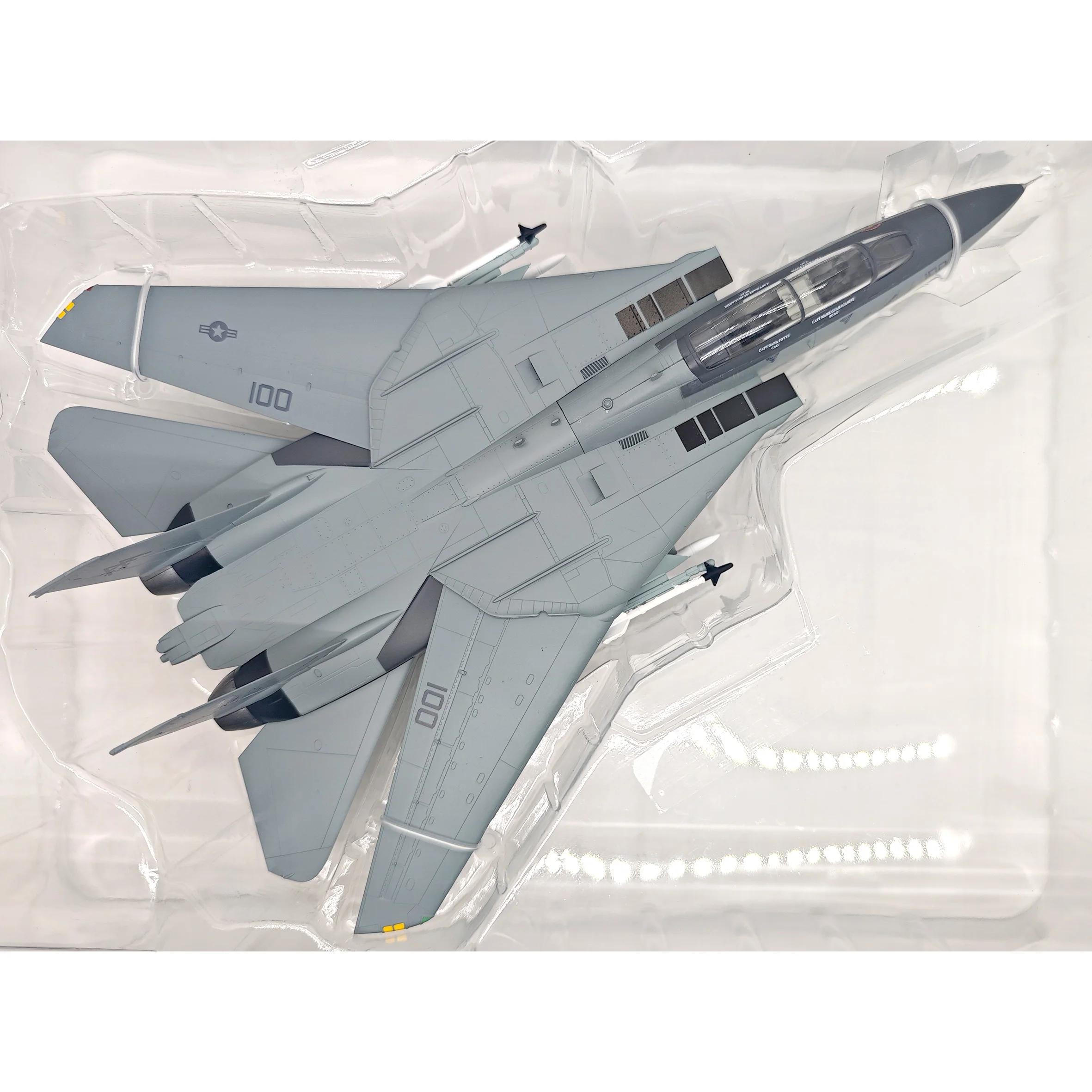 

Модель истребителя Spot 37188 1:72 US F-14B VF103 (с изменяемым углом крыла) — готовая статическая модель (изъята из производства)
