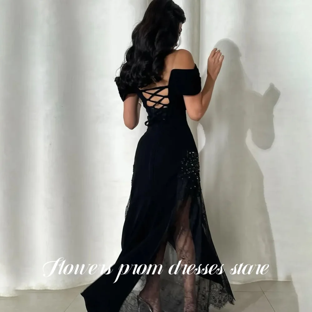 ชุดราตรีลูกไม้ปาร์ตี้เปิดไหล่ประดับดอกไม้ ชุดราตรีจีบพลีทสำหรับงานพรอมสำหรับผู้หญิงอาหรับ ชุดแต่งงานแบบสั่งตัด