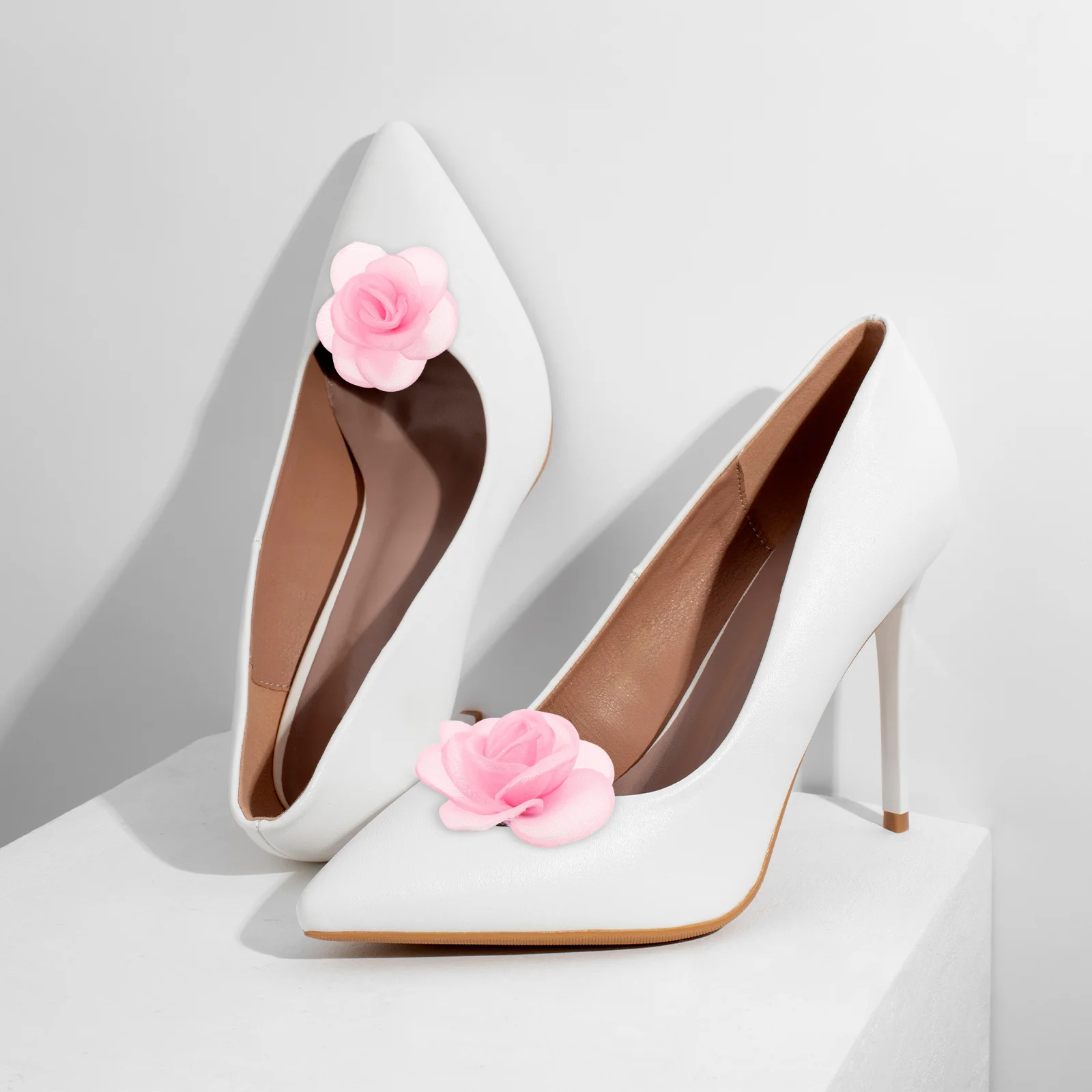 

2Pcs Flower High Heel Shoe Clips Handmade Fabric Roses Decorative Buckles for Women Elegant Accessories Fashion Jewelry