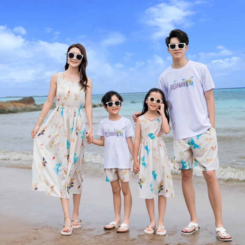 

Vacation Area Couple Look Family Matching Clothes Father and Son T Shirts Shorts Two Piece Sets Mother and Daughter Beach Dress