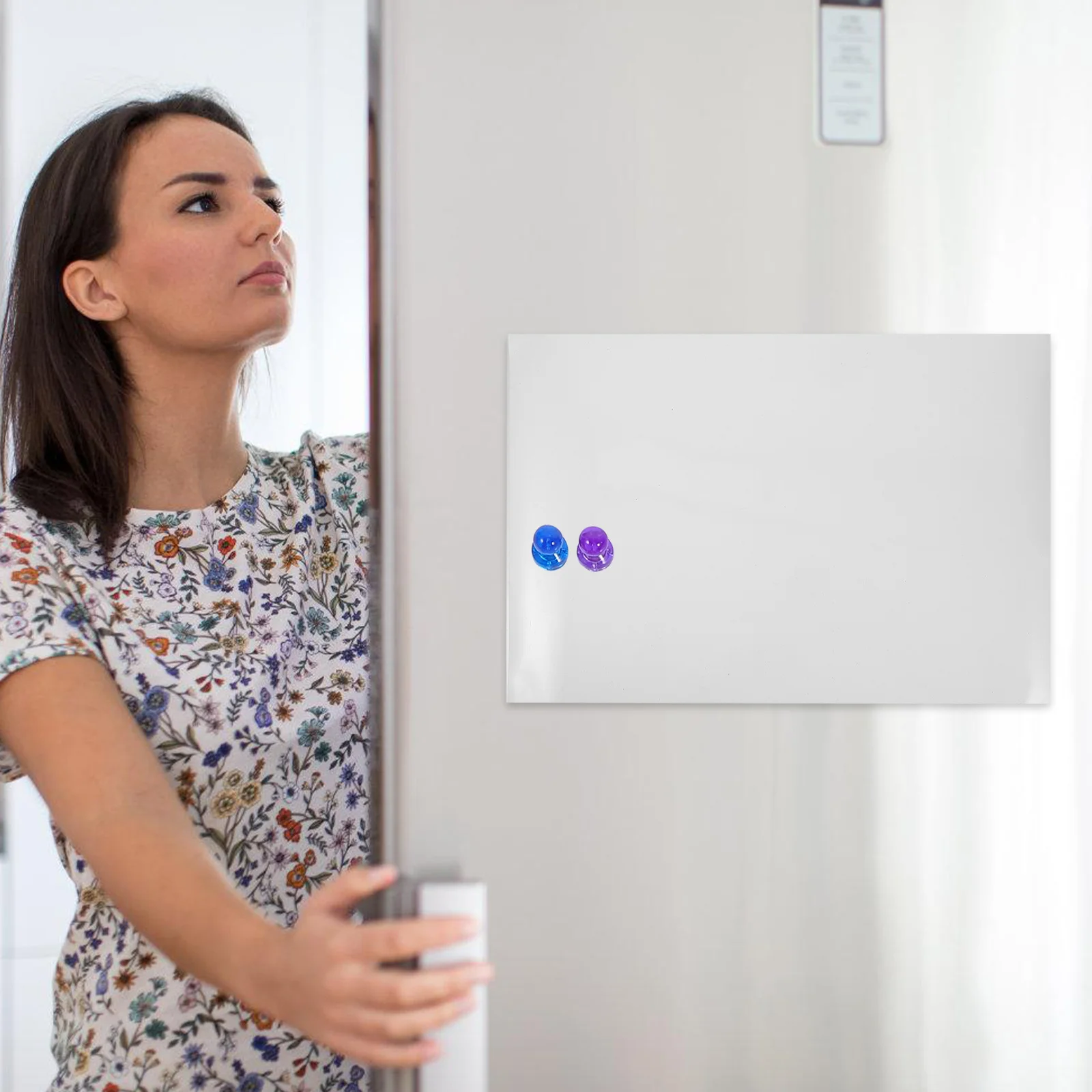 กระดานไวท์บอร์ดแม่เหล็กแบบลบได้ 1 ชุด สำหรับติดตู้เย็น ใช้สำหรับวางแผนงานในครัว บันทึก จัดตารางเวลา กระดานไวท์บอร์ดขนาดเล็ก