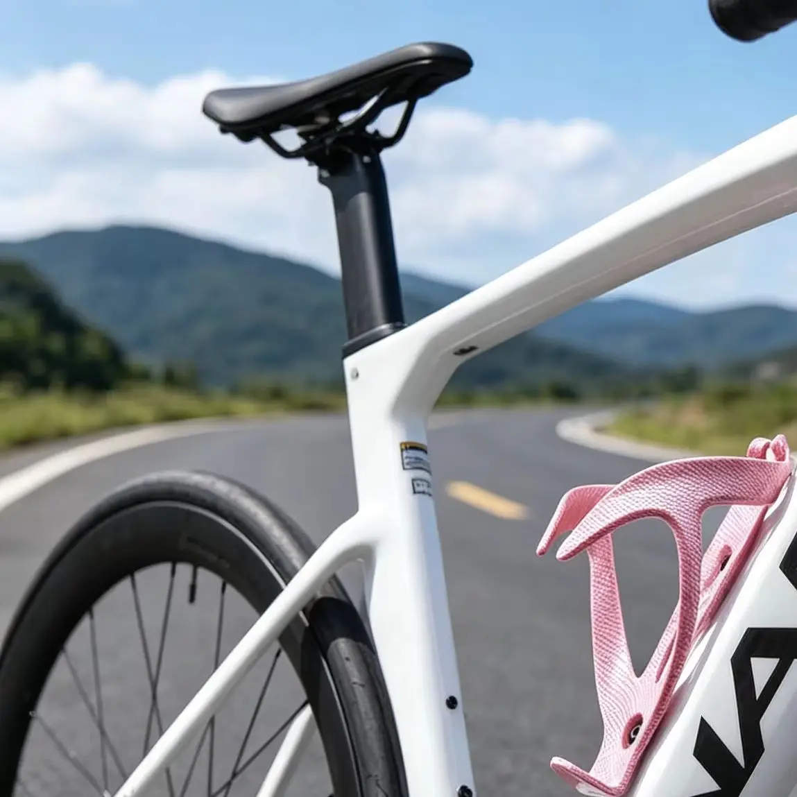 Ultralight Carbon Pattern Bike Bottle Cage High Elastic Water Bottle Holder Universal Mount for Road Bike Mountain Bike