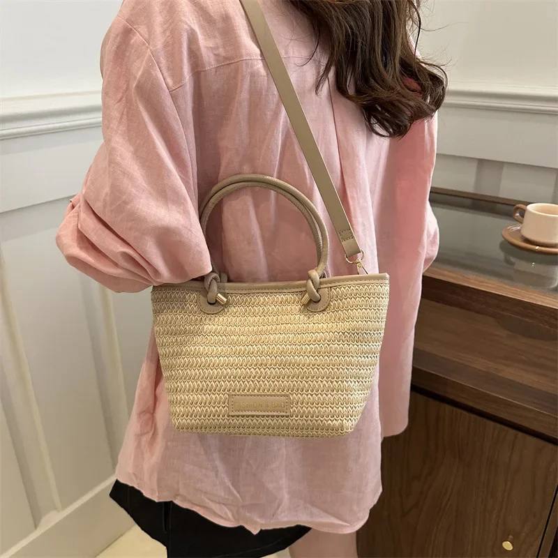 حقائب يد نسائية جديدة على الموضة لعام 2025 تناسب العمل والتنقل عبر الجسم حقيبة منسوجة حقيبة من الخيزران حقيبة دلو