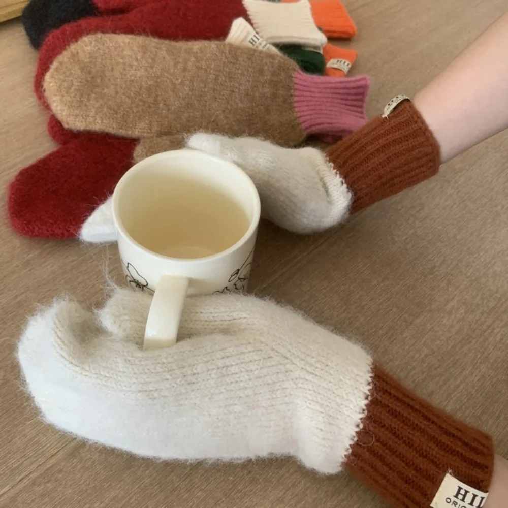 Guantes de invierno a la moda para mantener el calor, guantes tejidos elásticos de Color sólido para mujer, guantes suaves y sencillos con dedos completos para niñas