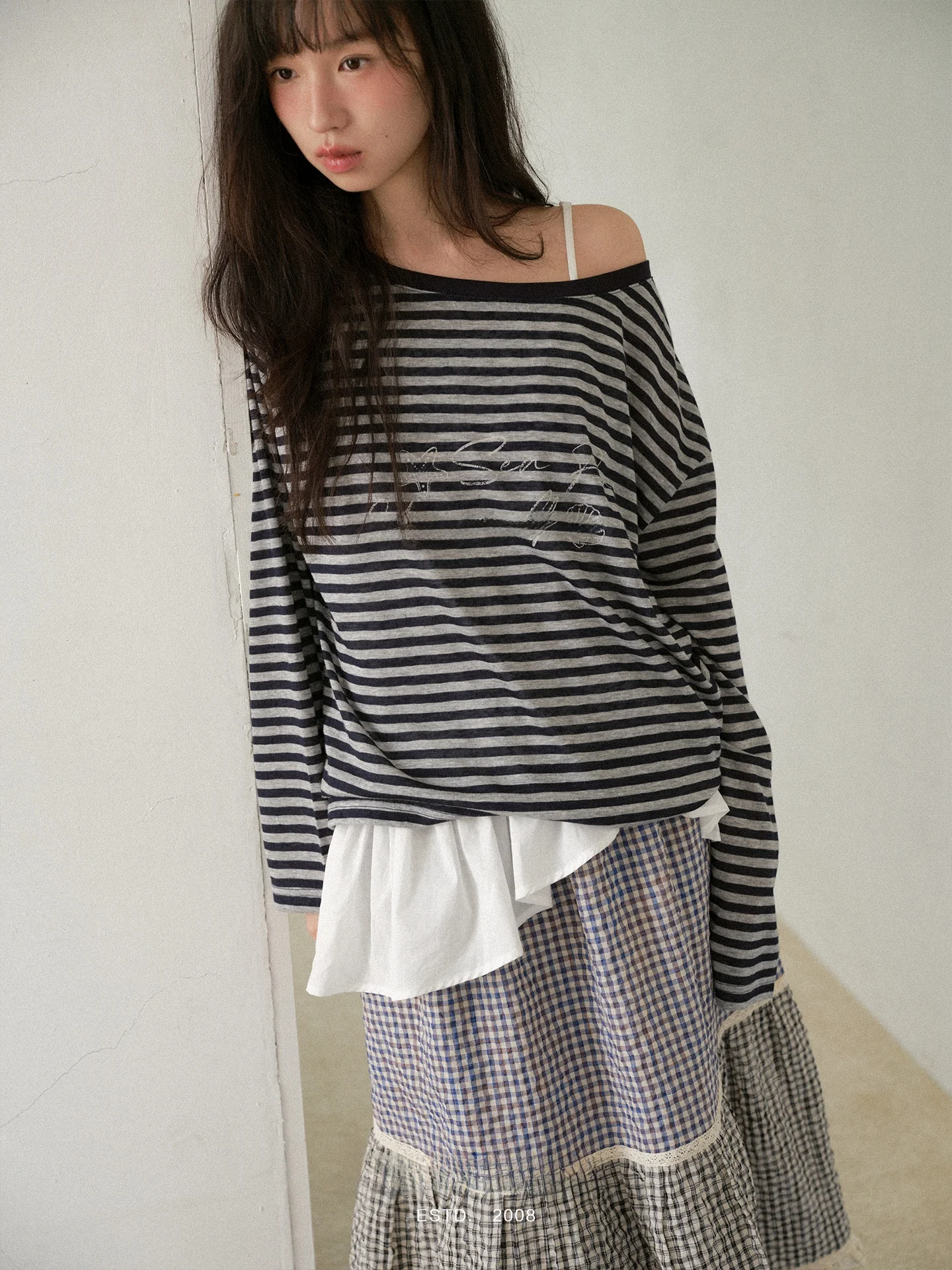 

Oldtimes Rceler Long Sleeve Loose Shoulder T-Shirt Casual Style Sun Protection Print Top for Women round Neck Striped Pattern