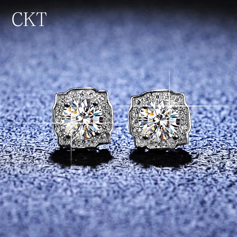 

Platinum Pt950 Moissanite Diamond Stud Earrings for Women Luxury Square Bag Earrings White Gold 18K Wedding Jewelry