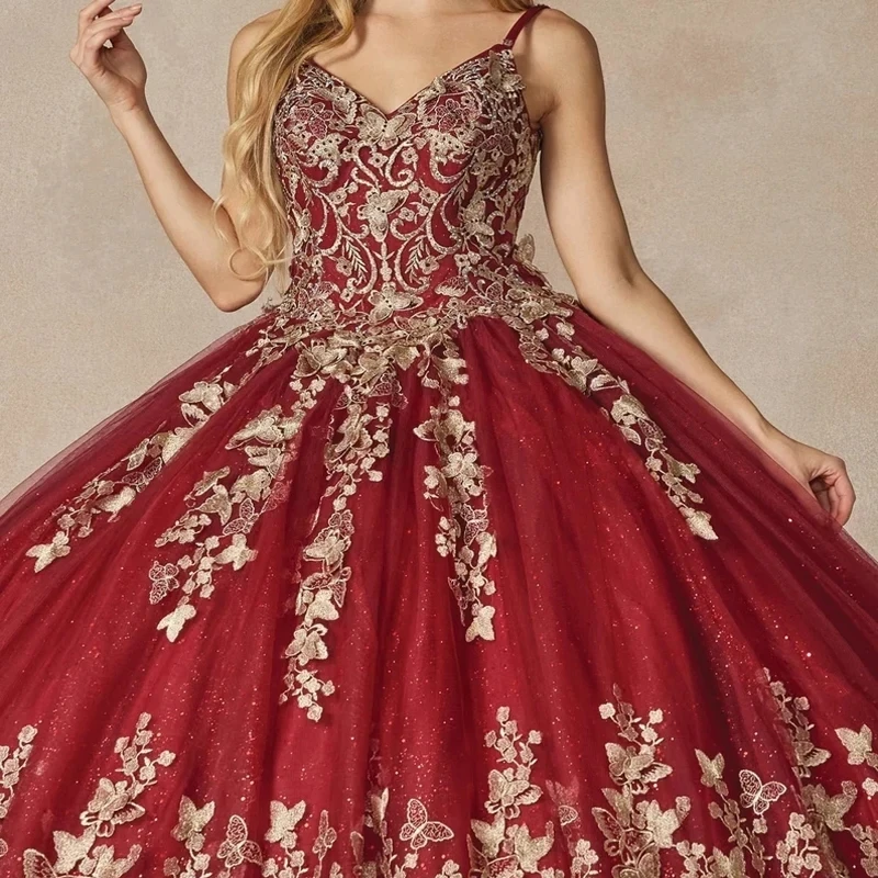 Burgundy Shiny Ball Gown 15 Year Old Quinceanera Dresses With Gold Appliques Bow Beads Princess Brithday Party Gowns vestidos de