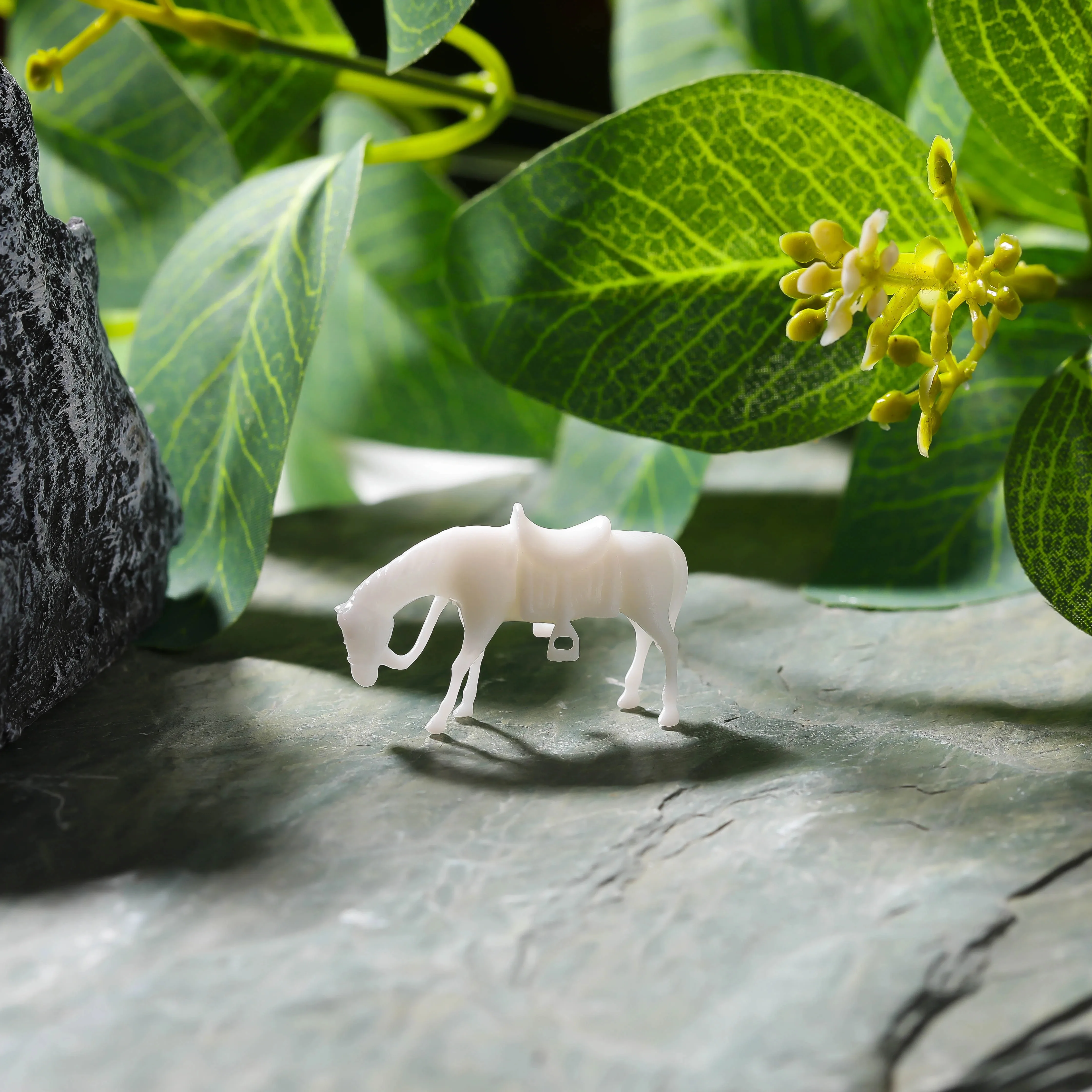 5Pcs HO/N Scale Miniature Horses Farm Animals Model Toys ABS Plastic Animal Figures for Train Scenery Diorama Layouts