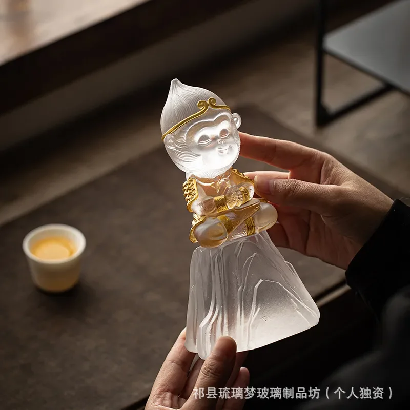 Creative Glazed Ceramic Tea Pet Monkey Figure Kung Fu Tea Ceremony Decoration Ornament for Home Office Desktop Display Gift