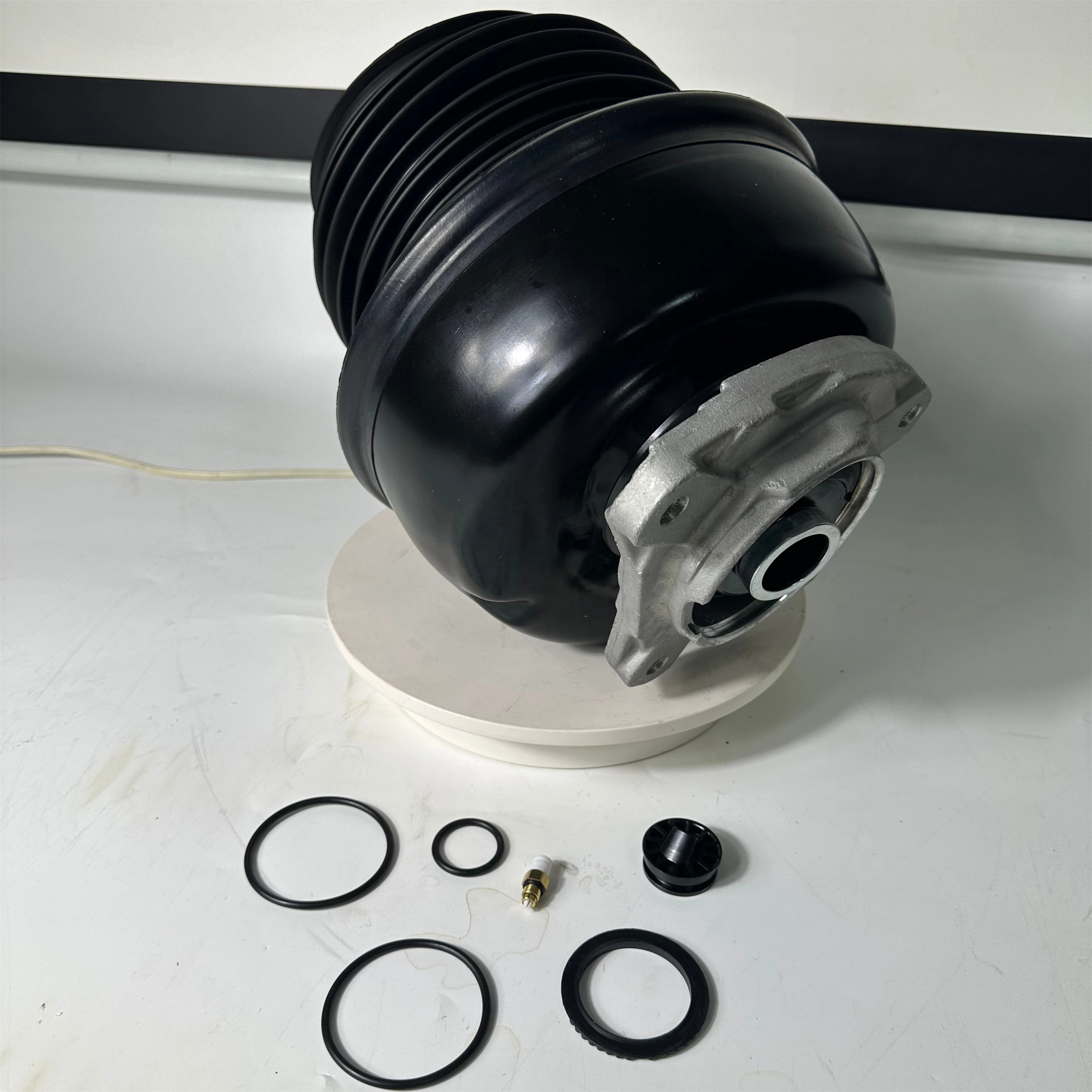 Совершенно новый для Benz, передний правый ремонтный пакет W212 C X218, резиновый воздушный амортизатор CLS, съемный тормоз 2123202038 212320343880