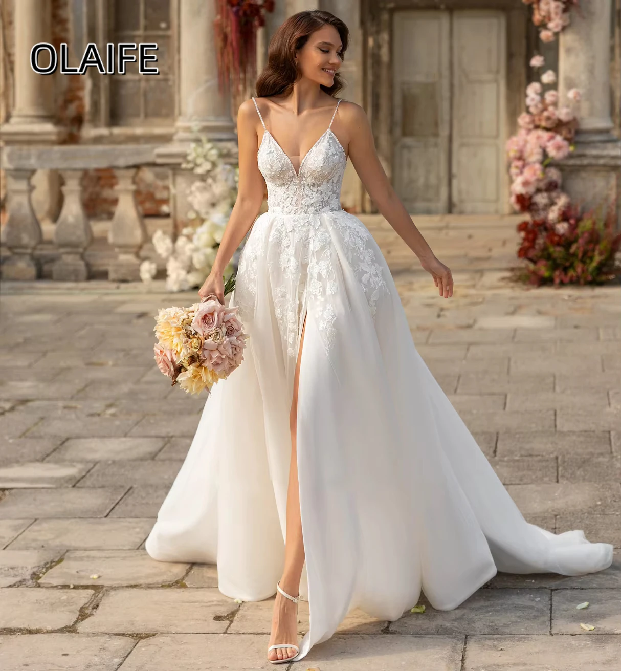 Olaife Sexy Spaghetti Straps Wedding Dress Lace Appliques Sweep Train High Slip Bridal Gown Bohemian Wear