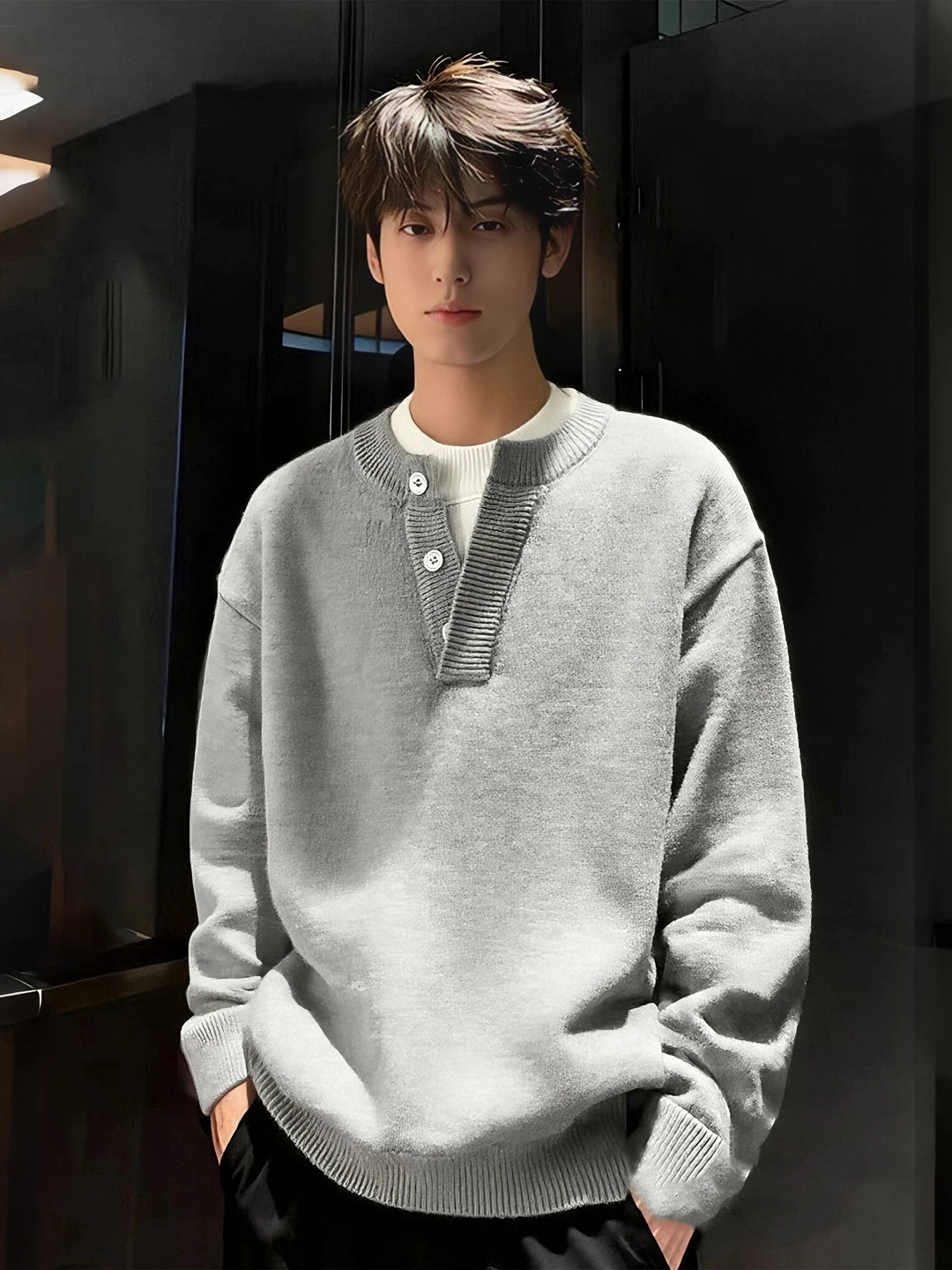 

Светло-серый мужской вязаный свитер с V-образным вырезом, имитация двухслойности, зимняя базовая рубашка, повседневный стиль, воротник Хенли, топ с длинным рукавом