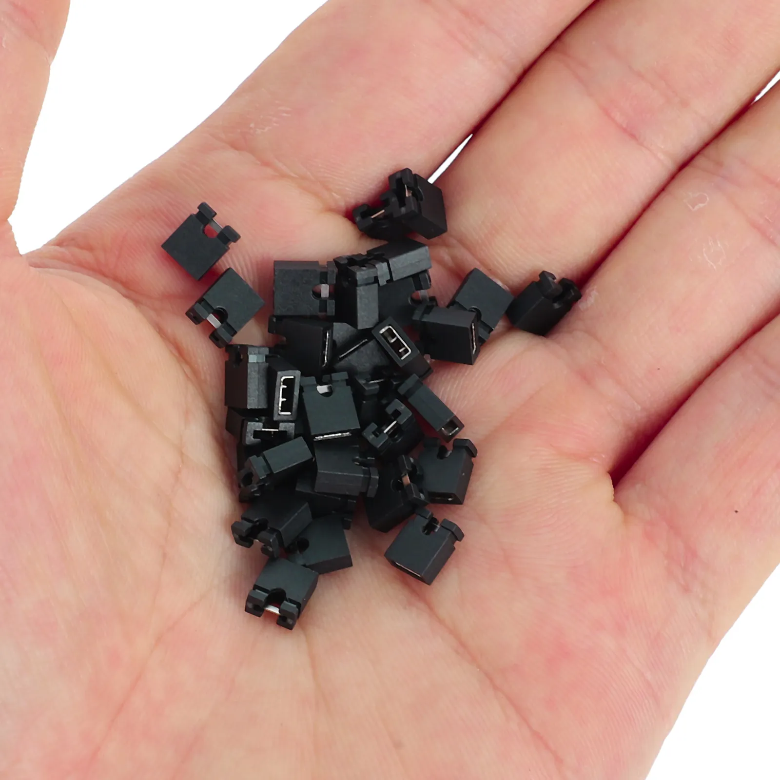 

100 шт. черных пластиковых колпачков для перемычек 2,54 мм, стандартные шунты для печатных плат, быстрая установка для тестирования и отладки электроники