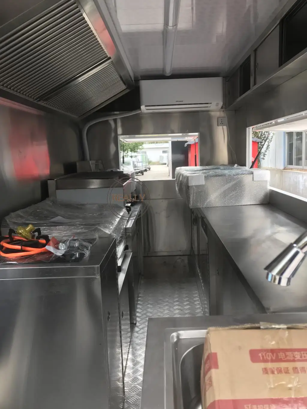 Outdoor Ship Trailer Food Van Trailer 4 Wheels Street Fast Food Vending Cart Ice Cream Coffee Kiosk Mobile Kitchen