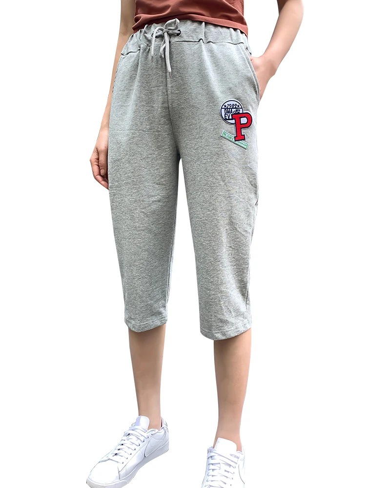 กางเกงกีฬาไซส์ใหญ่สำหรับผู้หญิง ฤดูร้อน ผ้าบาง ยืดหยุ่น ทรงหลวม 7 ส่วน กางเกงวิ่ง กางเกงลำลอง ทรงหลวม สไตล์สตรีท ผ้าฝ้าย...