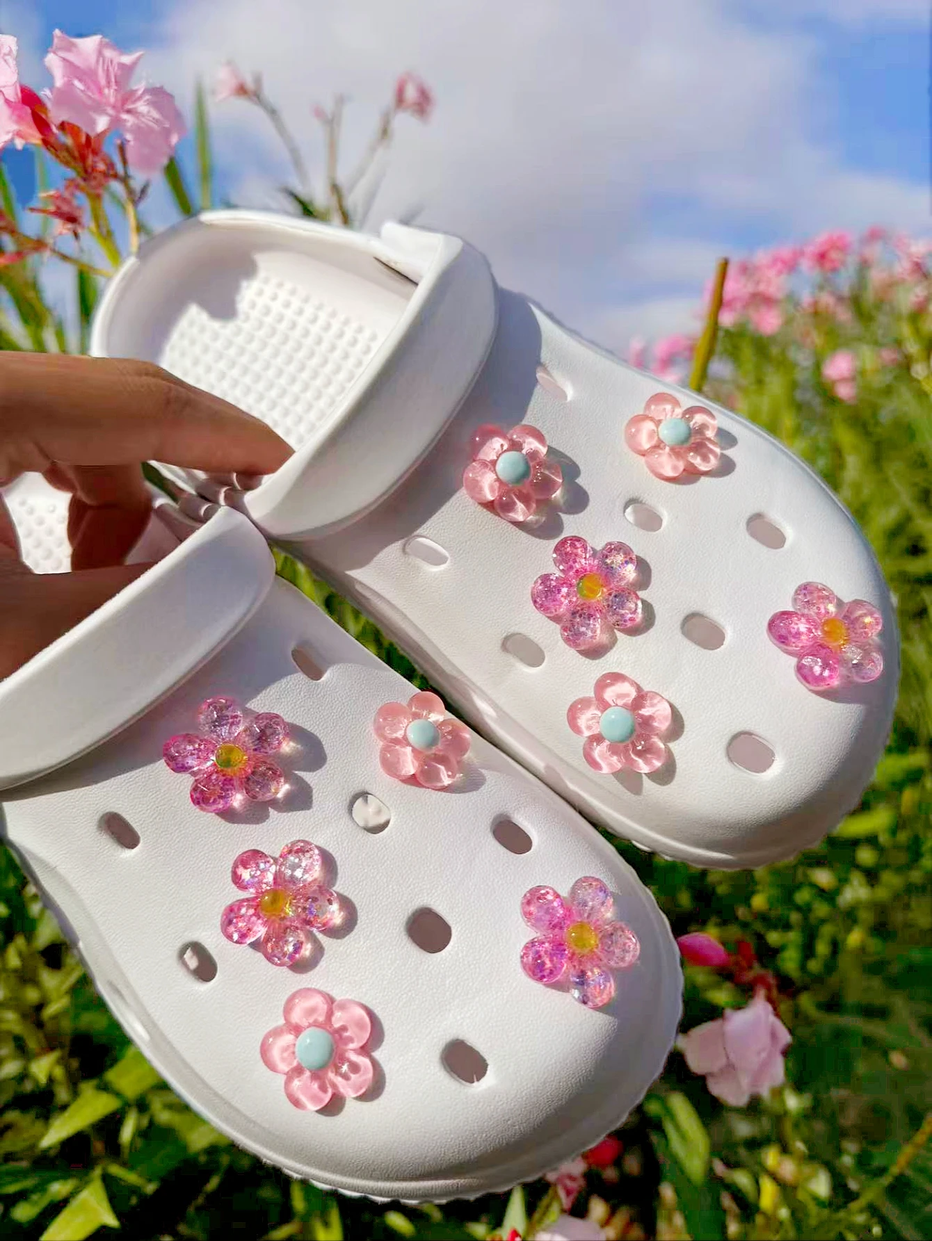 10 jolies boucles de chaussures à fleurs en paillettes de cristal rose, décorations DIY, adaptées aux sandales et aux sacs de plage pour femmes, cadeau parfait