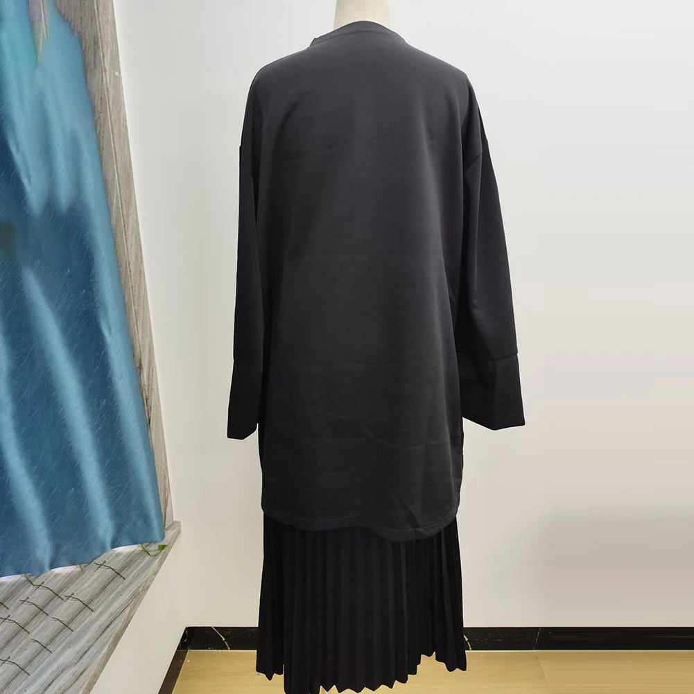 طقم نسائي خريفي أنيق بأكمام طويلة وتنورة مطوية على شكل حرف A مكونة من قطعتين