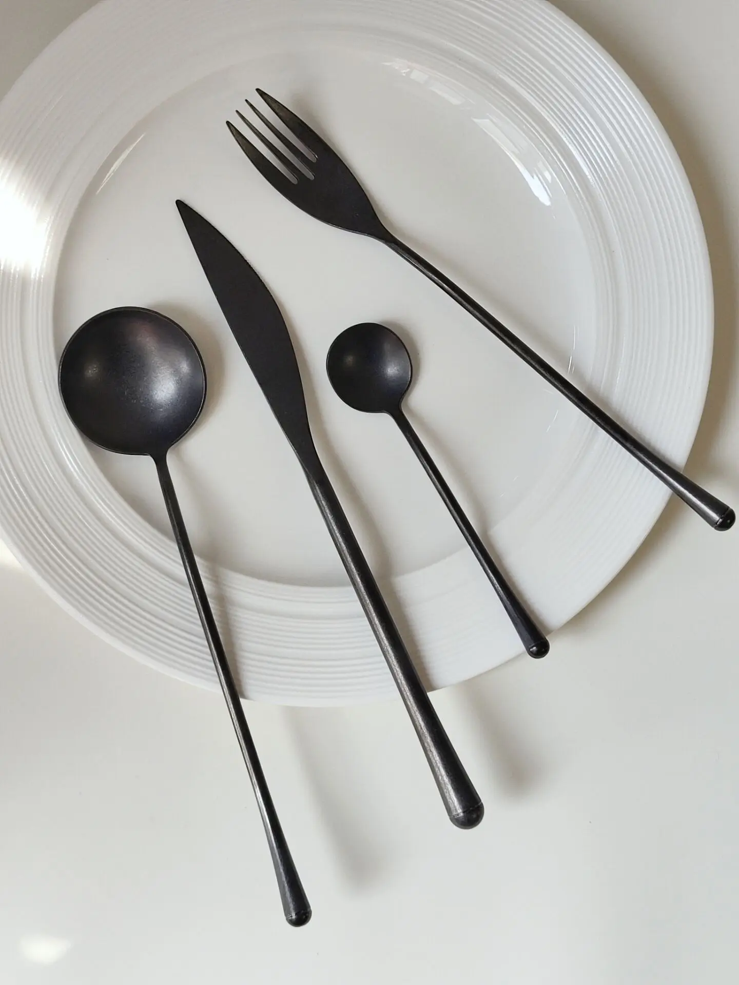 Japanese Retro Black Cutlery Set 304 Stainless Steel Western Steak Knife Fork Spoon Set Coffee Spoon Desser Fork Fruit