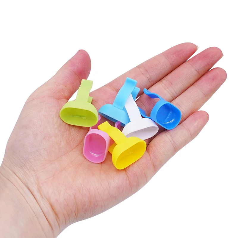 20pcs Dental Mixing Bowl Cup Finger Ring Holder Dappen Dish Plastic Silicone Prophy Paste Rings Handy Tool Dentistry Medicine