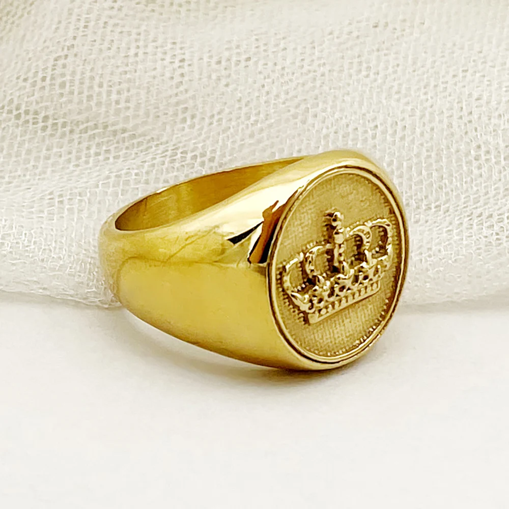 1pc Simple Stylish Crown Embossed Ring 14K Gold Plated Stainless Steel Classy Accessories Men and Women's Finger Ring