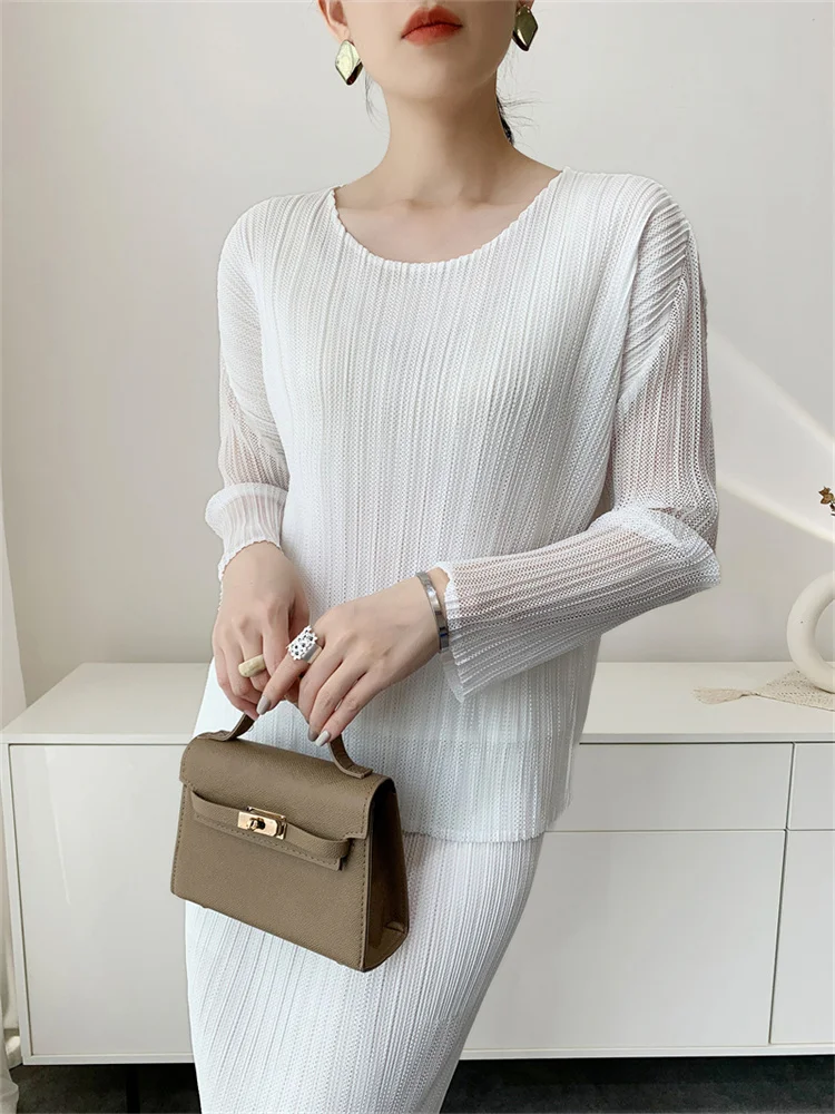 Miyake Pleated Women's Mesh Casual Suit 2026 New Solid Color Round Neck Short-sleeved Top + Elastic Waist Skirt Two-piece Set image 5