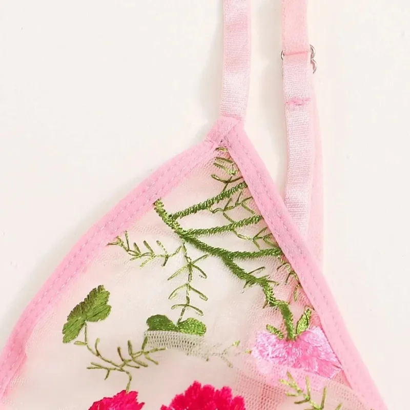 เซ็กซี่สามจุดชุดผู้หญิงชุดนอนดอกไม้เย็บปักถักร้อยจีสตริงบราเลตต์ชุดชั้นในไร้รอยต่อเชียร์ เลนเซอรีเอเสื้อผ้าเร้าอารมณ์