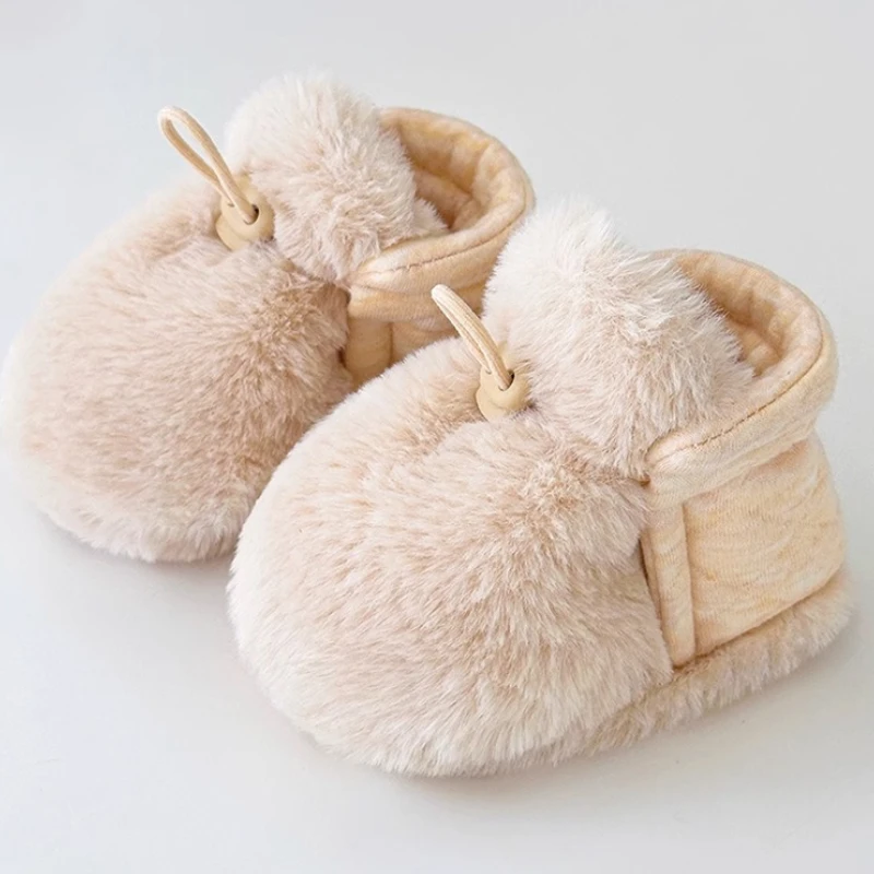 

Дошкольные прогулочные ботинки, новинка зимы 2025 года, бархатные ботинки на плоской подошве, модные детские повседневные слипоны, детские универсальные ботинки на мягкой подошве, теплый пол